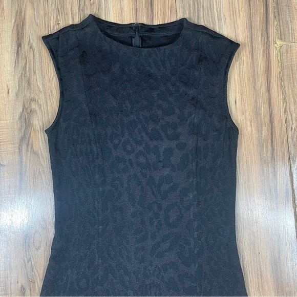 St. John Caviar Black Leopard Jaguar Print Sheath Dress Shot Sleeve‎ Size 2 - Picture 3 of 9